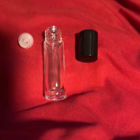 Burberry Her Type Fragrance Oil In A glass 1/3 roll on bottle - Picture 4 of 10
